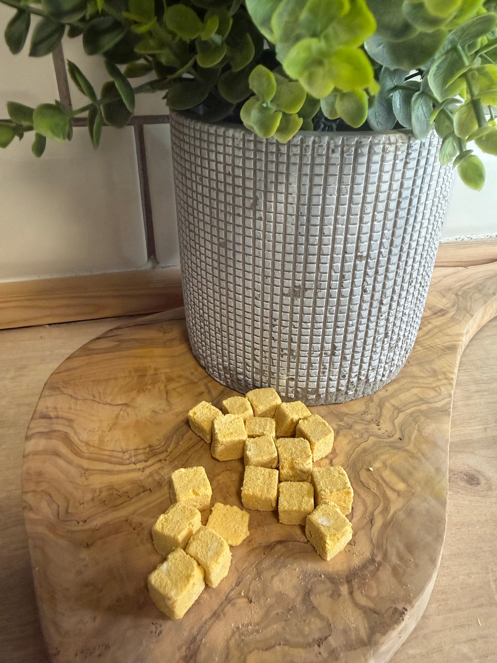 Freeze dried chicken and pumpkin cubes