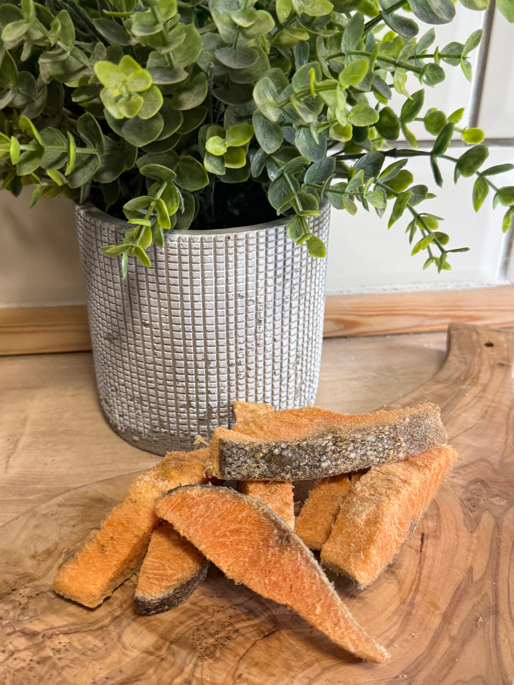 Freeze dried salmon fillets