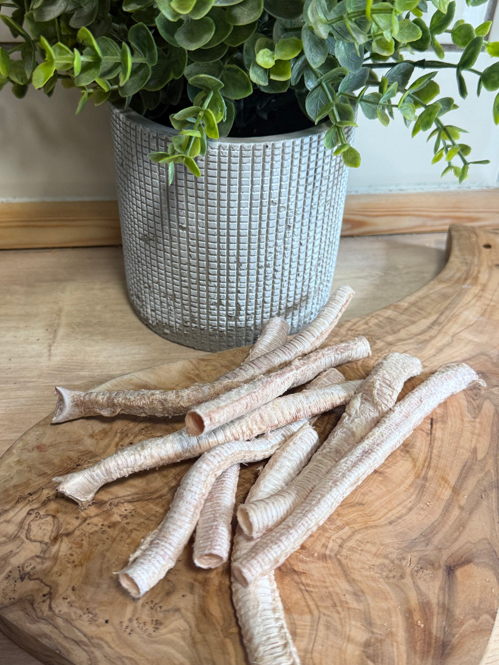 Freeze dried goose trachea