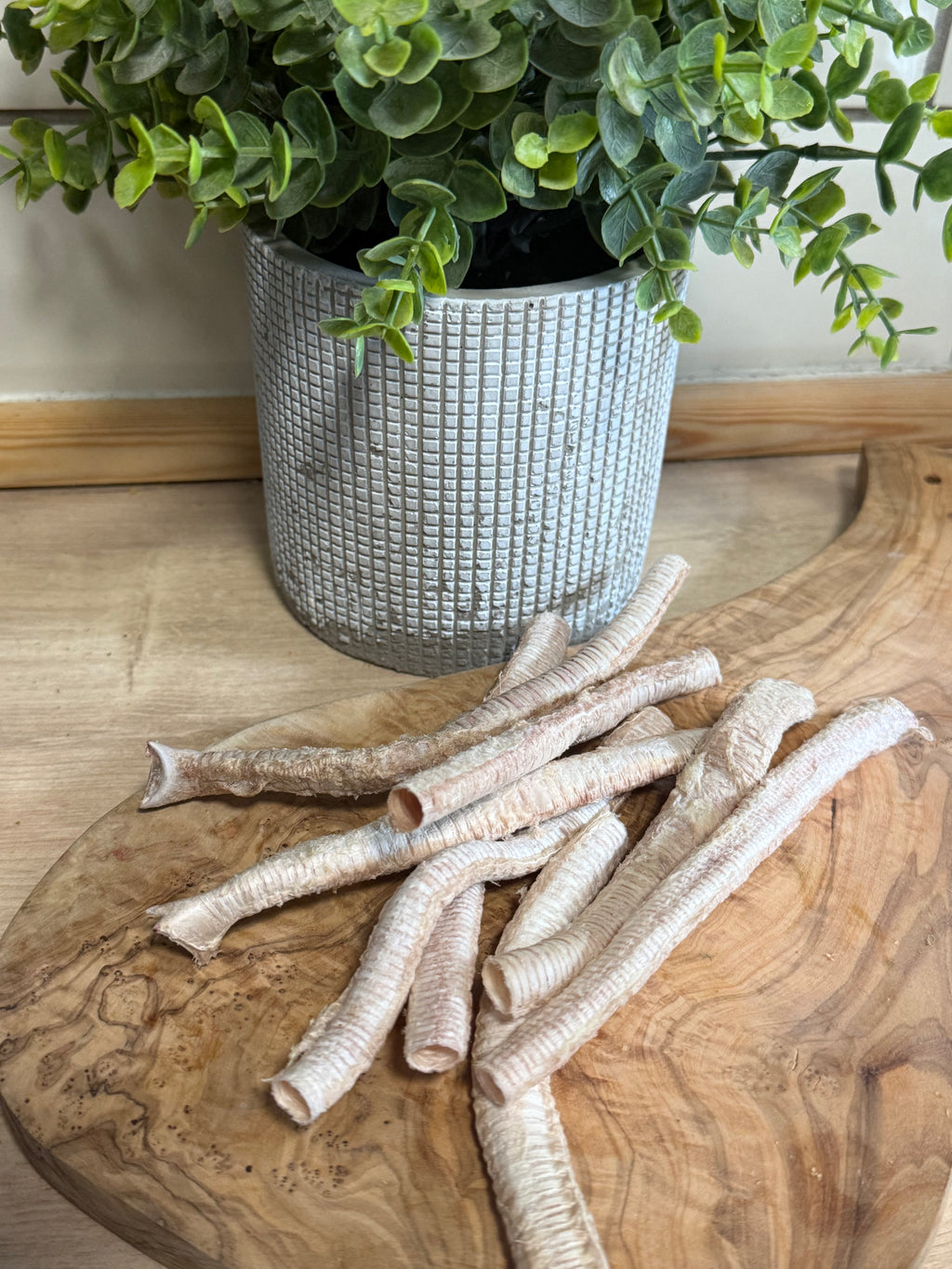 Freeze dried goose trachea