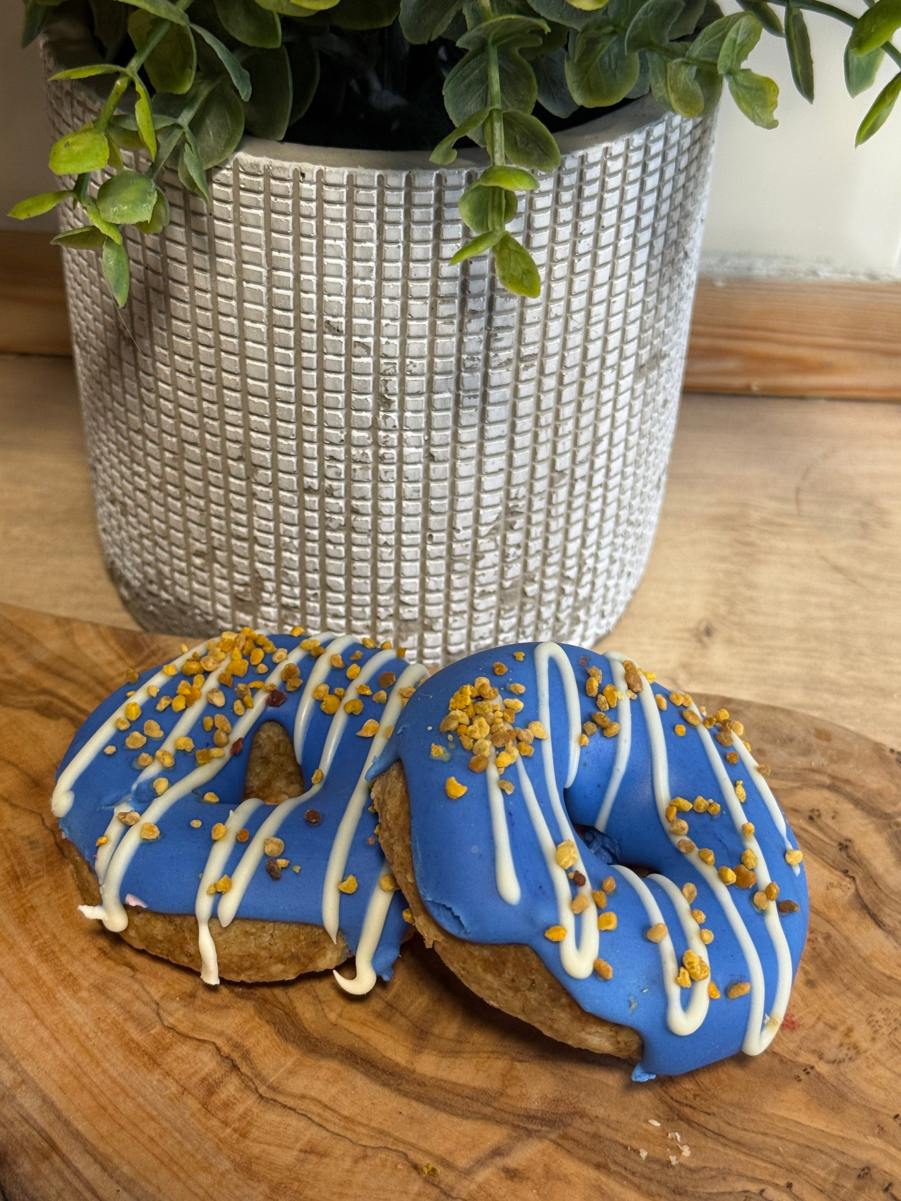 Peanut butter and bees pollen dounuts