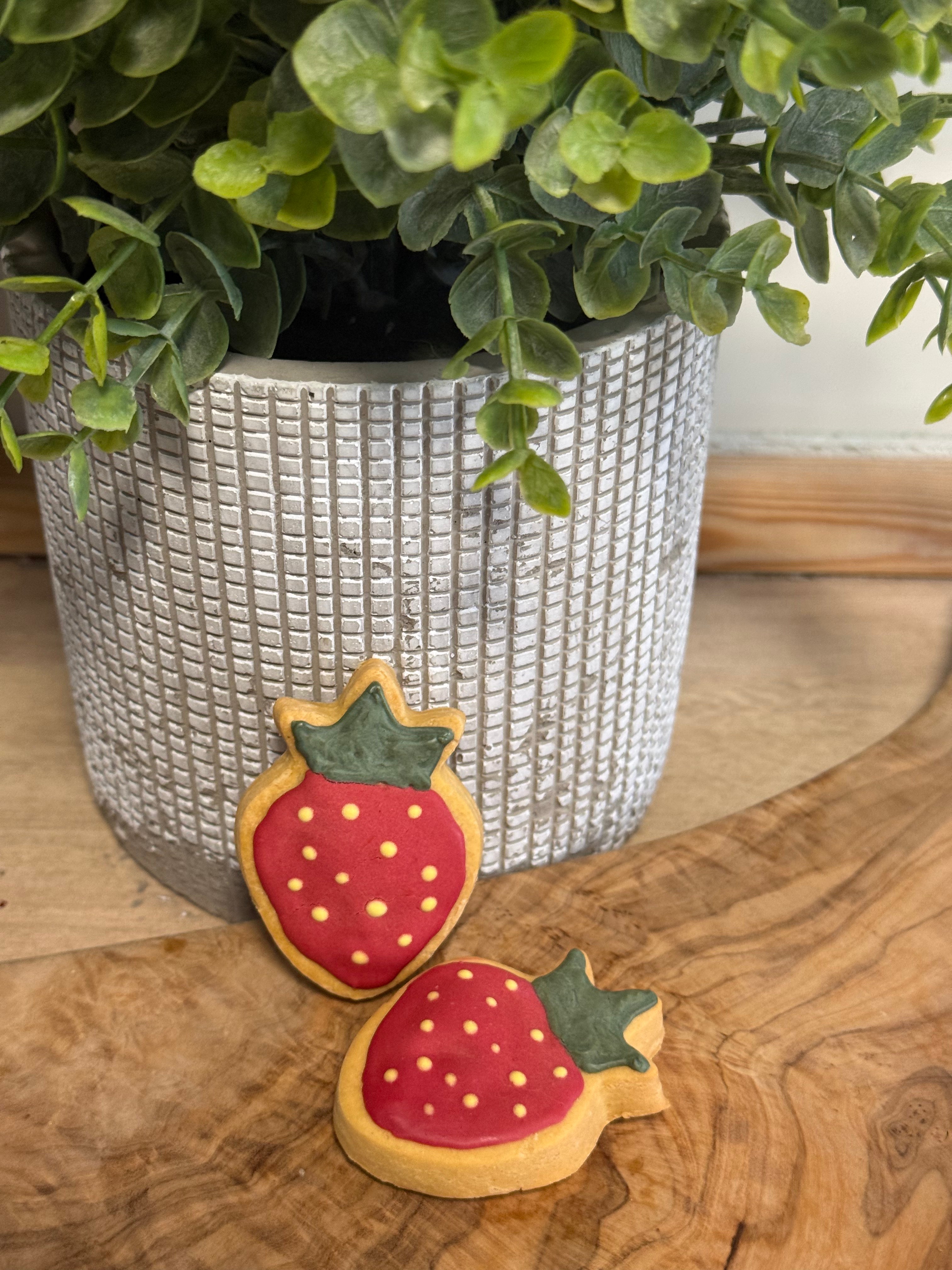 Strawberry biscuits ( cheese flavour)