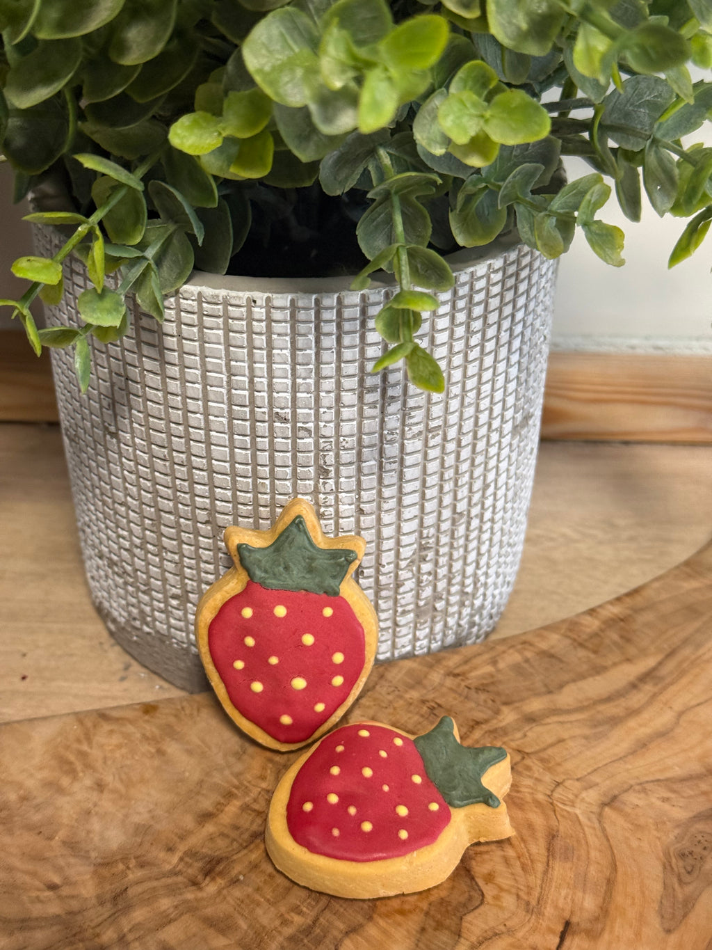 Strawberry biscuits ( cheese flavour)