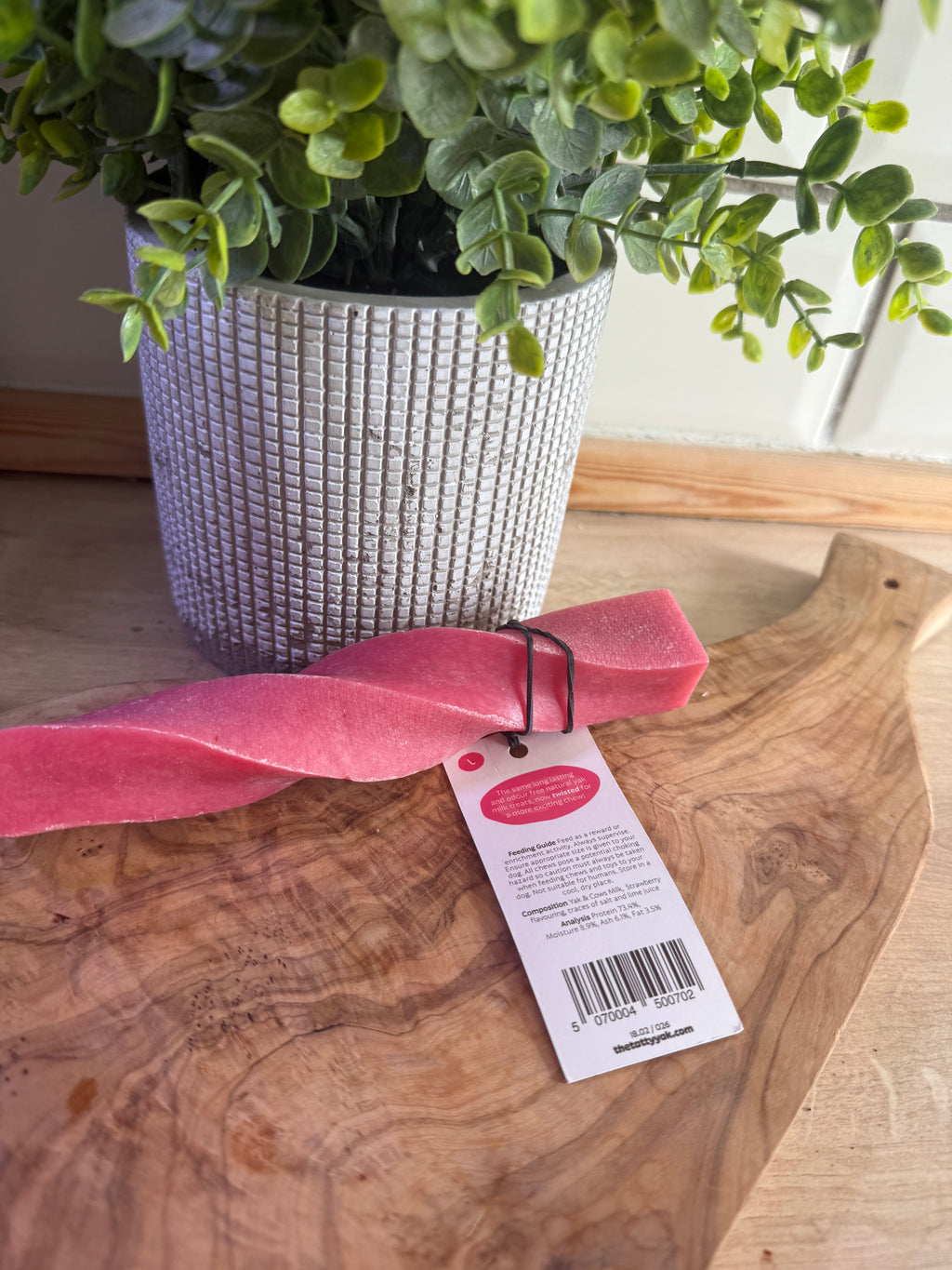 Large twisted strawberry yak