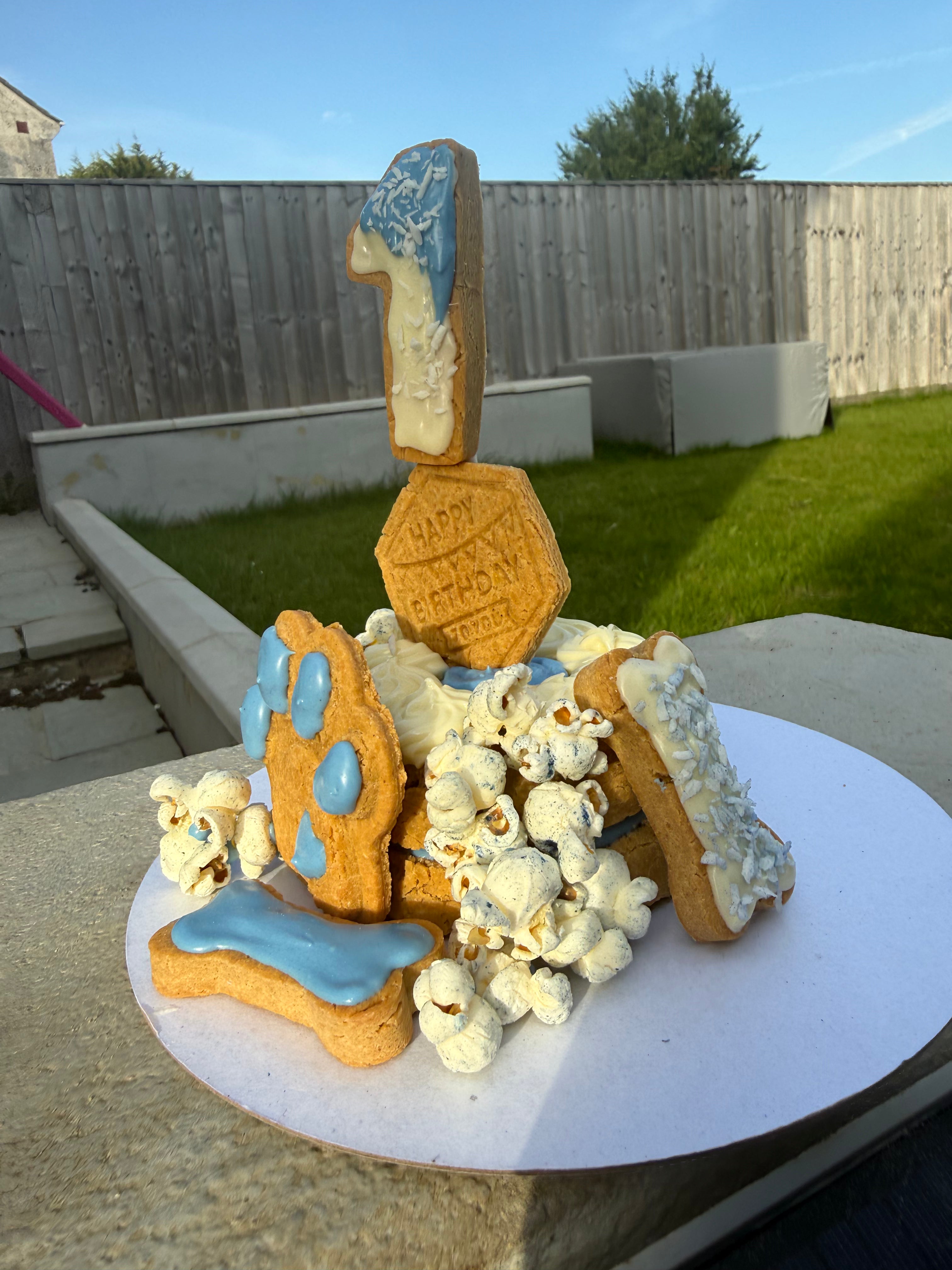 Personalised dog birthday cakes ￼