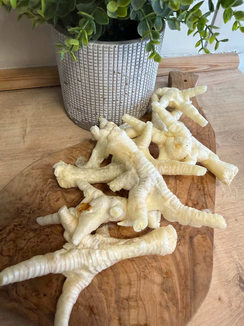 10 puffed chicken feet