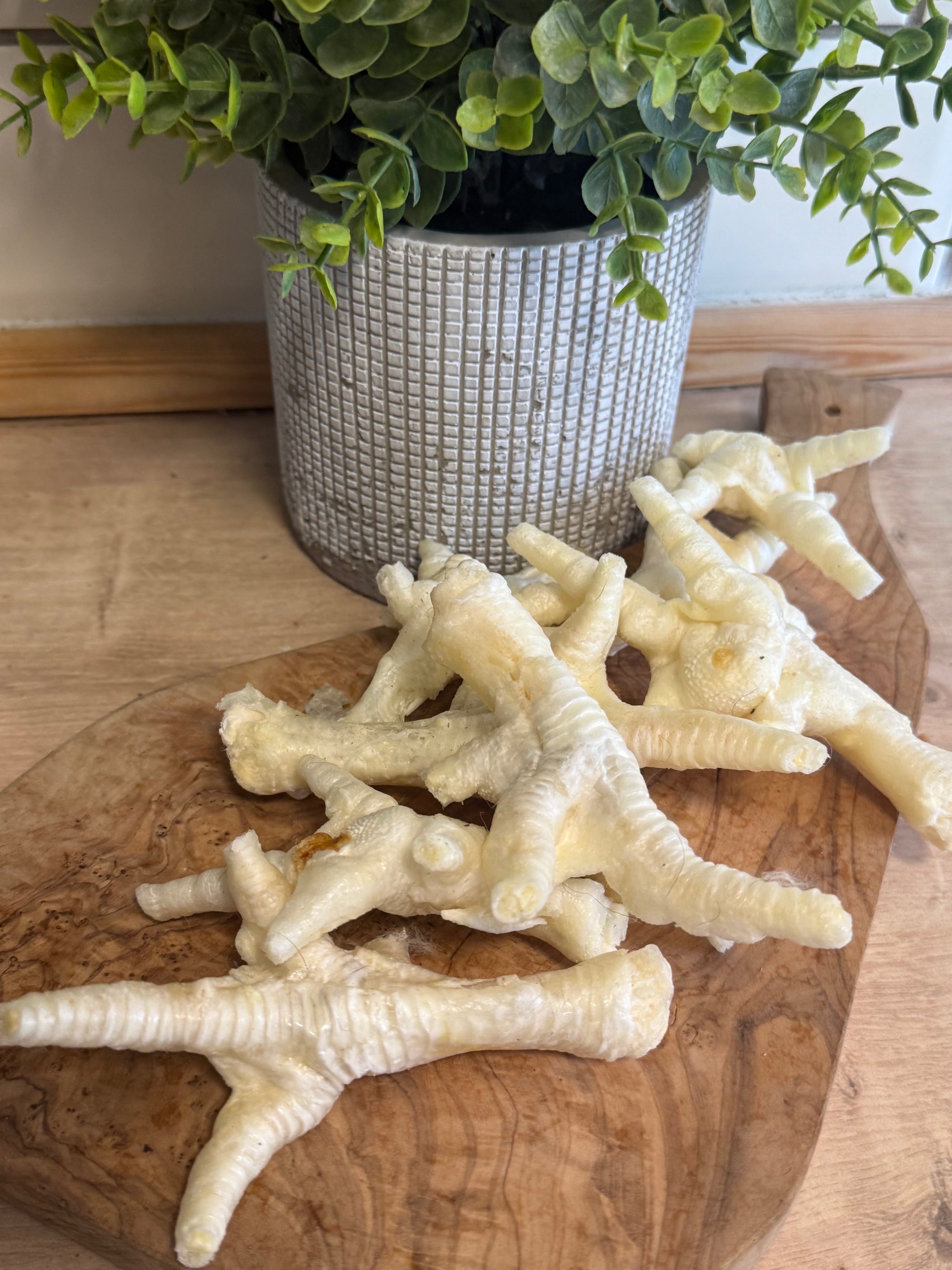10 puffed chicken feet